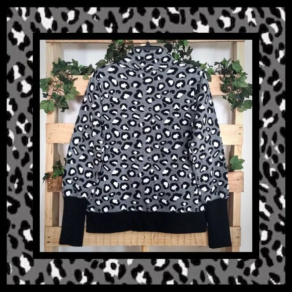 Rachel Zoe Leopard Print Sweater - Picture 2 of 2